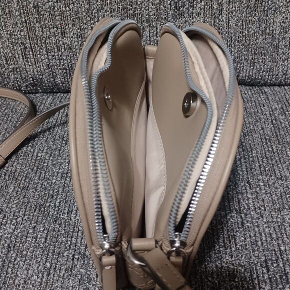 NINE WEST Tan Dannin Mini Crossbody w/ Mushroom Logo - Picture 5 of 7